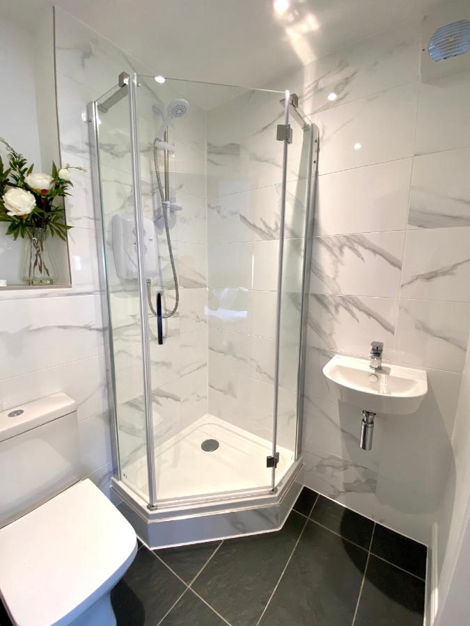 High Street Stylish Centre Apartment, 2 Bed Апартаменты *